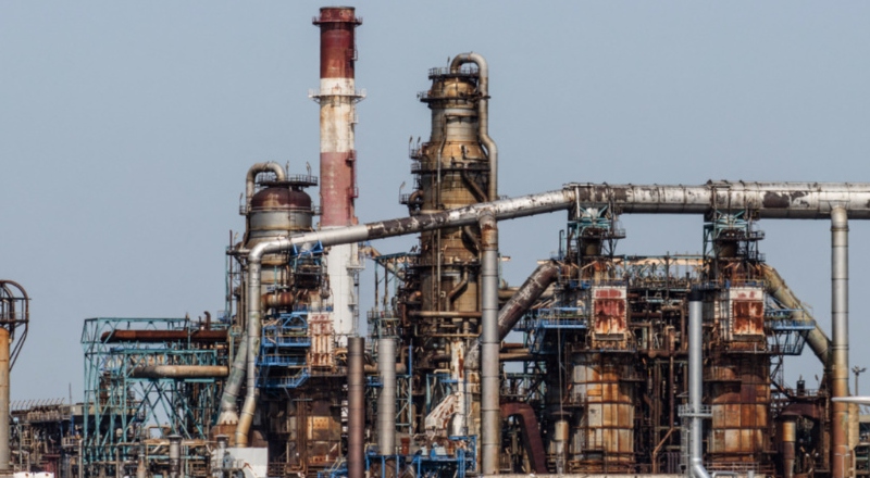 Ignoble action gauchiste à la raffinerie de Donges